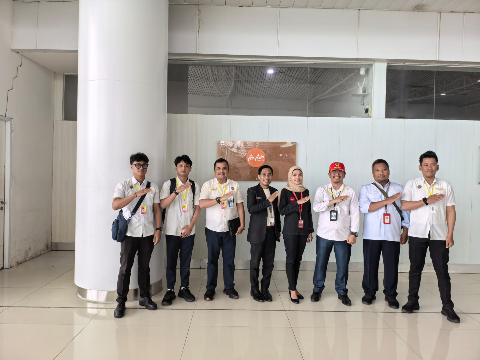 Gambar: MEMBANGUN KONEKTIVITAS, BANDARA A.P.T. PRANOTO TAWARKAN PELUANG RUTE BARU KEPADA MASKAPAI AIR ASIA